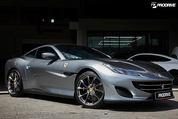 Фото дисков HRE P204 Глянцевый темный лак на Ferrari Portofino