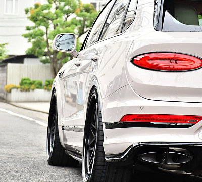 Фото дисков HRE 300 на Bentley Bentayga