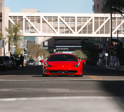 Фото дисков Strasse Wheels SM5R Deep Concave Monoblock на Ferrari 458