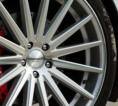 Фото дисков Vossen VFS-2 на Land Rover Range Rover Sport II