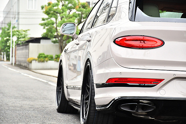 Фото дисков HRE 300 Черный сатин на Bentley Bentayga