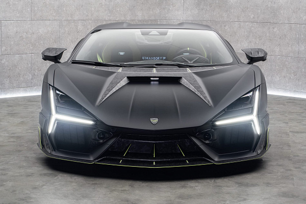 Lamborghini Revuelto