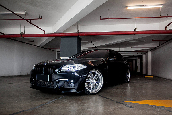 Фото дисков HRE S104 Сатиновый тонированный лак на BMW 5/M5 (F10)