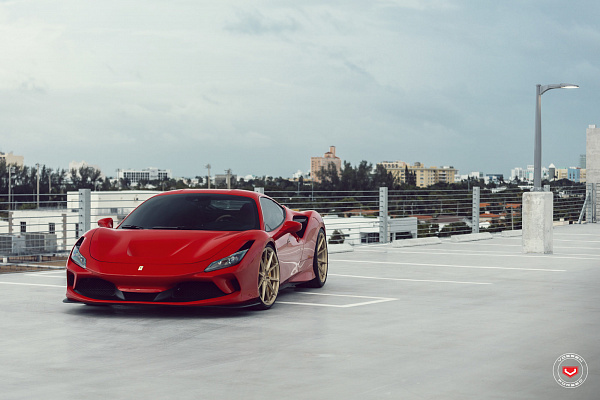 Фото дисков Vossen EVO-2 Глянцевая шампань на Ferrari F8