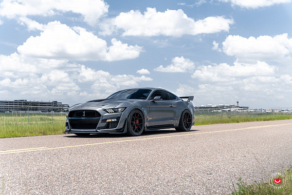 Фото дисков Vossen S21-01 Черный сатин на Ford Mustang VI