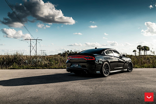 Фото дисков Vossen HF-3 Глянцевый графит на Dodge Charger VII
