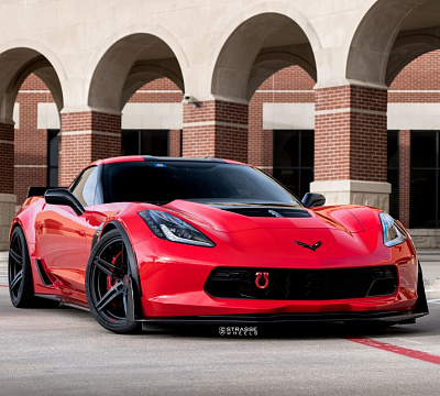 Фото дисков Strasse Wheels SP5R Deep Concave Monoblock на Chevrolet Corvette C7