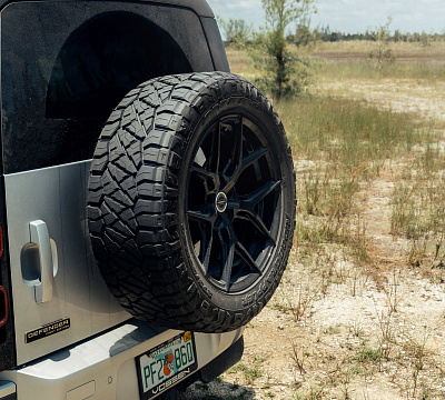 Фото дисков Vossen HF-5 на Land Rover Defender II