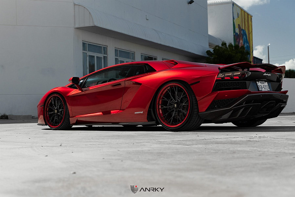 Фото дисков Anrky S3-X5 Черный глянец на Lamborghini Aventador