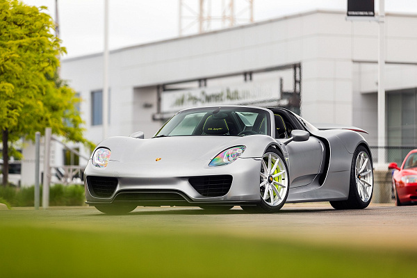 Фото дисков Brixton Forged R11-R Глянцевый лак на Porsche 918 Spyder