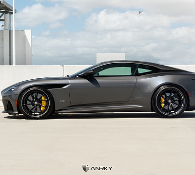 Фото дисков Anrky AN33 на Aston Martin DBS 3