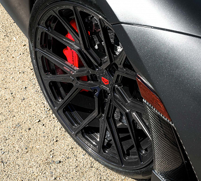 Фото дисков Vossen M-X3 на McLaren 720S