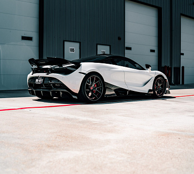 Фото дисков Strasse Wheels SM5R Deep Concave FS на McLaren 720S