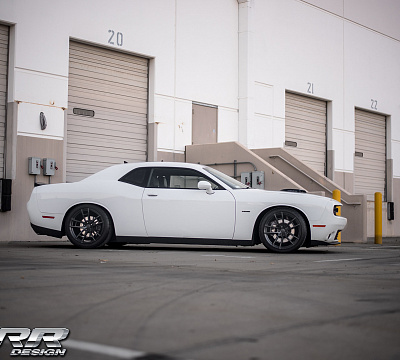 Фото дисков MRR M392 на Dodge Challenger III
