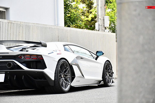 Фото дисков Anrky S1-X1 Глянцевый темный лак на Lamborghini Aventador