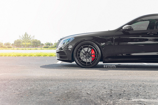 Фото дисков Strasse Wheels SV1 Deep Concave FS Черный сатин на Mercedes-Benz S-Class (W222, C217)