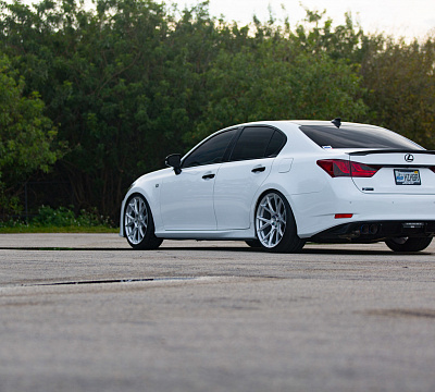Фото дисков Vossen VFS-6 на Lexus GS IV
