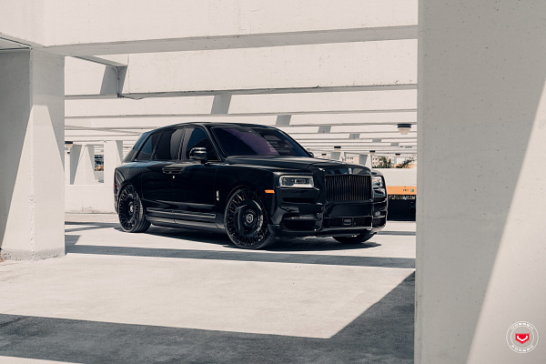 Фото дисков Vossen S17-18 Черный глянец на Rolls-Royce Cullinan