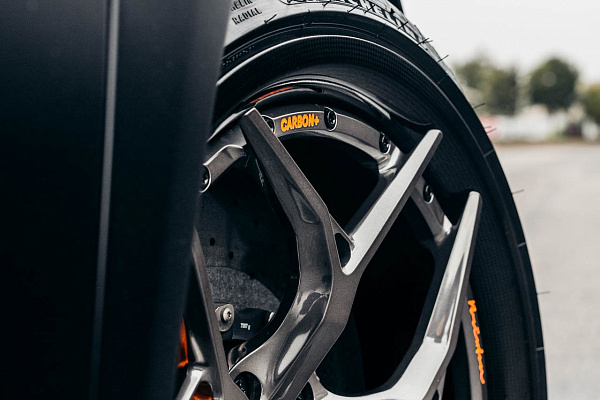 Фото дисков Brixton Forged PF5 Глянцевый темный лак на Lamborghini Aventador