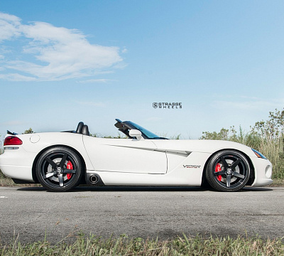 Фото дисков Strasse Wheels S5 Deep Concave на Dodge Viper