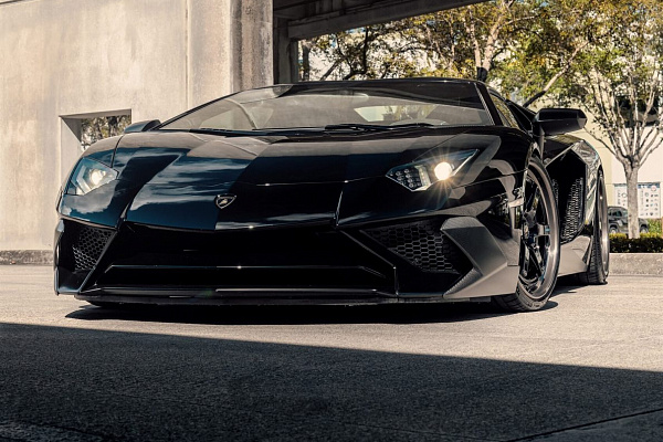 Фото дисков Anrky JDX-316 Черный глянец на Lamborghini Aventador