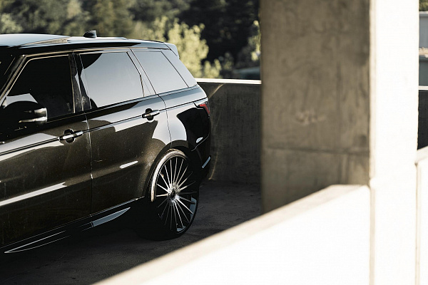 Фото дисков Asanti VICEROY Черный глянец на Range Rover V