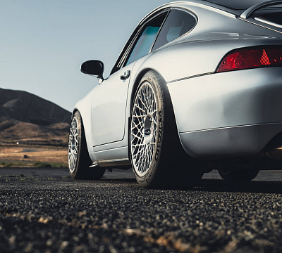 Фото дисков HRE 501M на Porsche 911 IV
