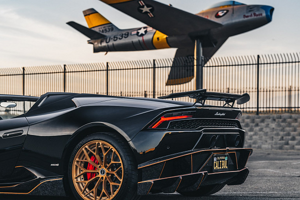 Фото дисков Brixton Forged CM6-R Глянцевая бронза на Lamborghini Huracan
