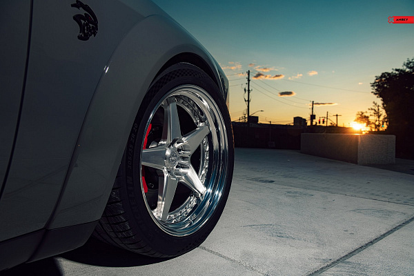 Фото дисков Anrky RS5 Глянцевый лак на Dodge Challenger III