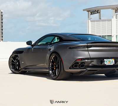 Фото дисков Anrky AN33 на Aston Martin DBS 3
