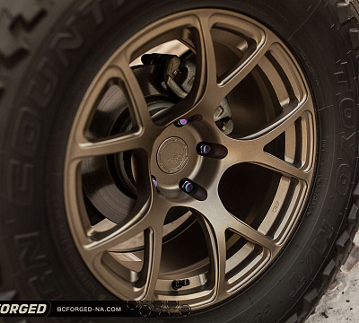 Фото дисков BC Forged RZ05 на Jeep Wrangler III (JK)