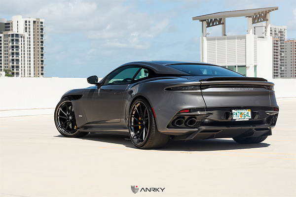 Фото дисков Anrky AN33 Черный сатин на Aston Martin DBS 3