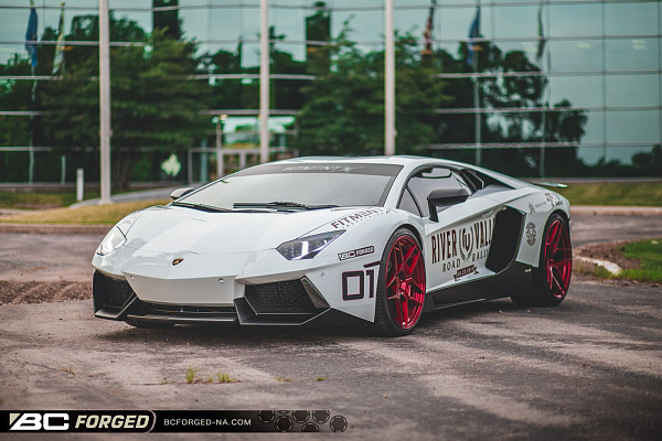 Фото дисков BC Forged HC053 Красный глянец на Lamborghini Aventador