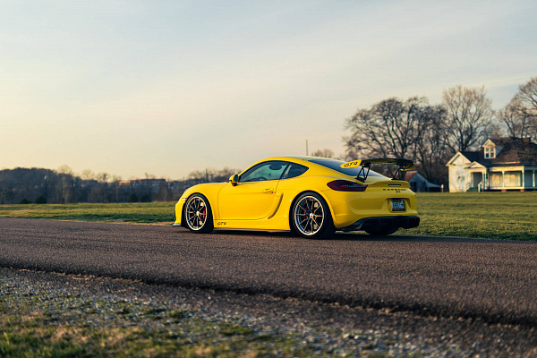 Фото дисков HRE S104SC Сатиновый графит на Porsche Cayman II