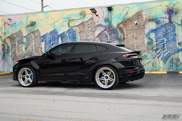 Фото дисков 1886 Wheels XR003 Сатиновый лак на Lamborghini Urus