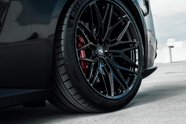 Фото дисков Anrky S1-X1 Черный глянец на Ferrari GTC4Lusso