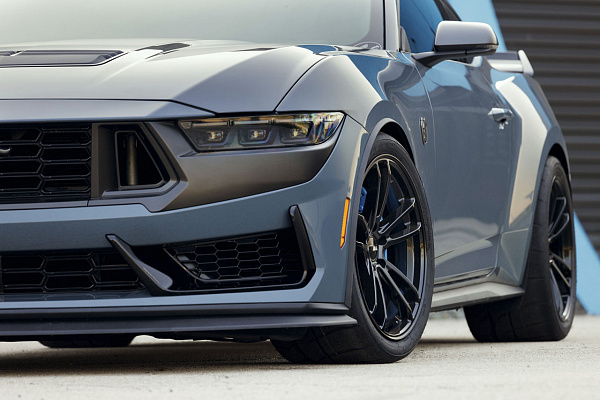 Фото дисков American Racing MACH FIVE Черный глянец на Ford Mustang VII