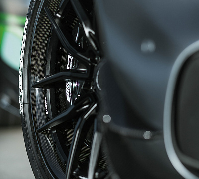 Фото дисков Brixton Forged PF3 на Mercedes-Benz AMG GT I