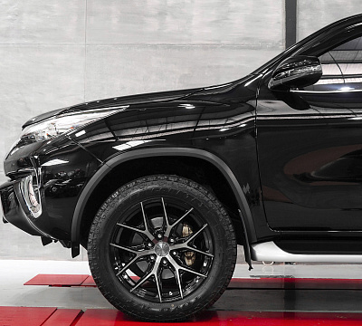 Фото дисков Vossen HF6-4 на Toyota Fortuner II