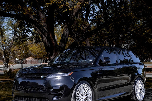 Фото дисков Anrky RF-340 Глянцевый лак на Range Rover Sport III