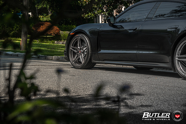 Фото дисков Vossen EVO-1 Глянцевый темный лак на Porsche Taycan I