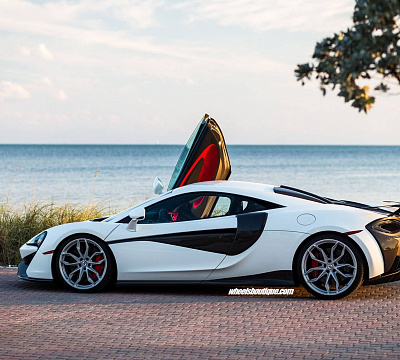 Фото дисков HRE P201 на McLaren 570S