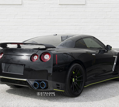 Фото дисков Strasse Wheels SV1 Deep Concave Monoblock на Nissan GT-R