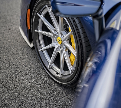 Фото дисков Strasse Wheels SV10 Track на Ferrari SF90