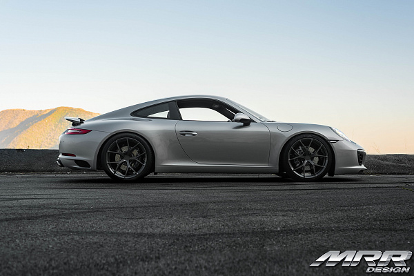 Фото дисков MRR FS06 Глянцевый графит на Porsche 911 VII