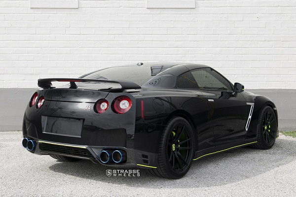Фото дисков Strasse Wheels SV1 Deep Concave Monoblock Черный сатин на Nissan GT-R