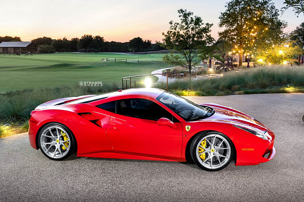 Фото дисков Strasse Wheels SM5R Deep Concave Monoblock Глянцевый лак на Ferrari 488