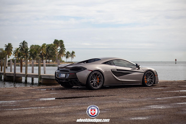 Фото дисков HRE P201 Сатиновый темный лак на McLaren 570S