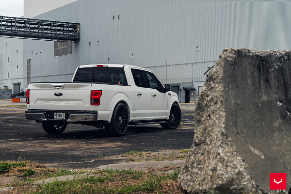 Фото дисков Vossen HF-8 Черный глянец на Ford F-150 XIII