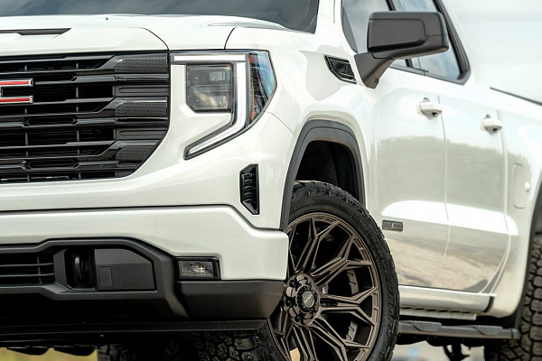 Фото дисков 4PLAY 4P83 Сатиновая темная бронза на GMC Sierra IV